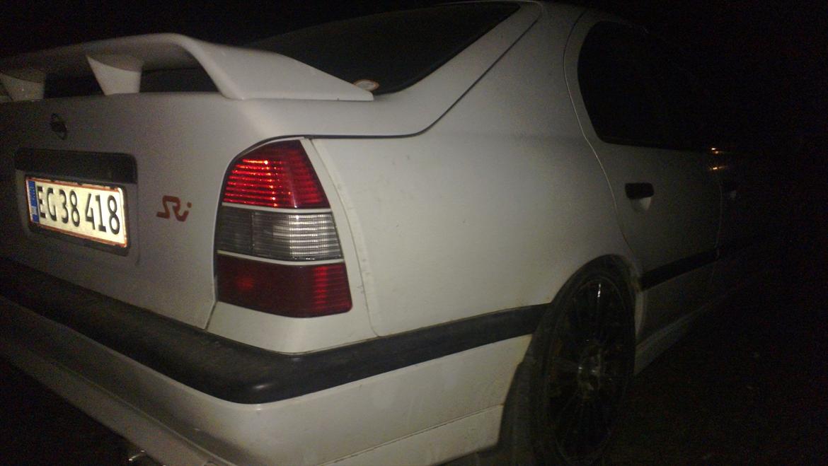 Nissan Primera SRI 1.6 16V Twincam billede 15