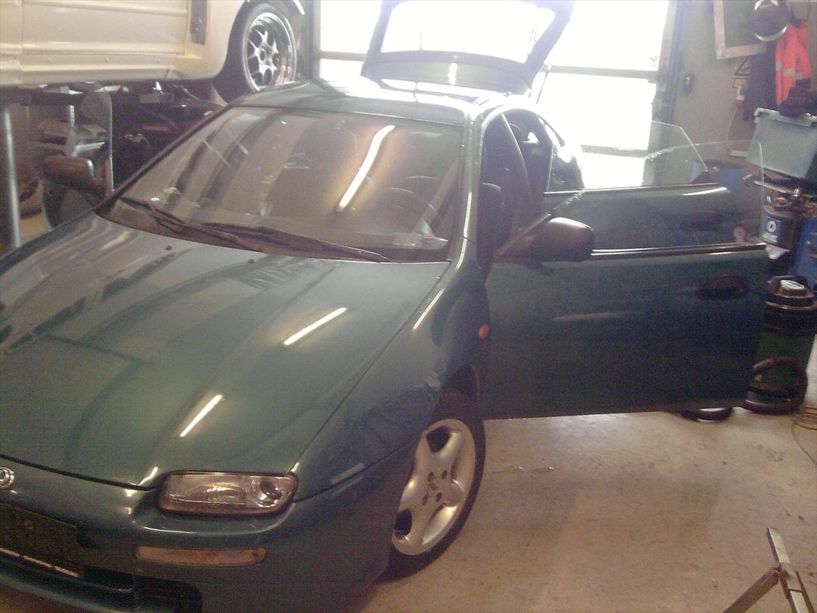 Mazda 323 f 1,8 Glx billede 12