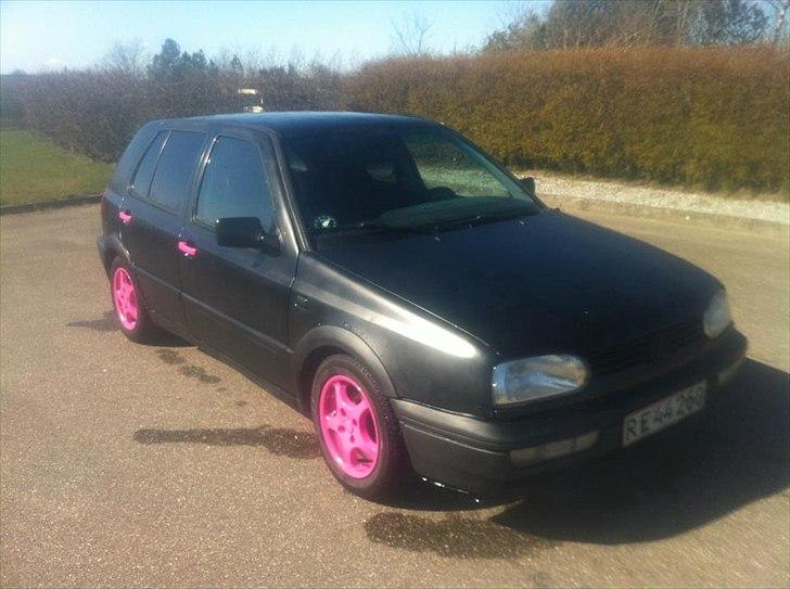 VW golf 3 (Solgt) - Sådan ser bilen så¨ud nu :)  billede 5