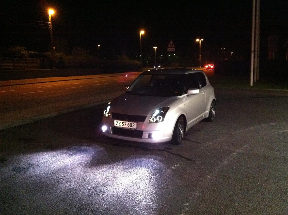 Suzuki Swift GL VVT billede 1