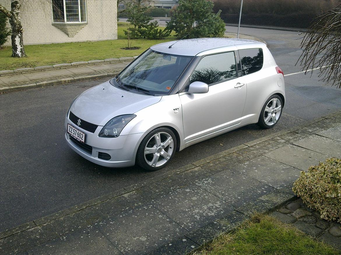 Suzuki Swift GL VVT billede 3