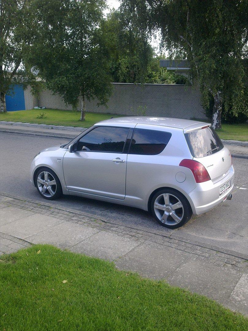 Suzuki Swift GL VVT billede 4