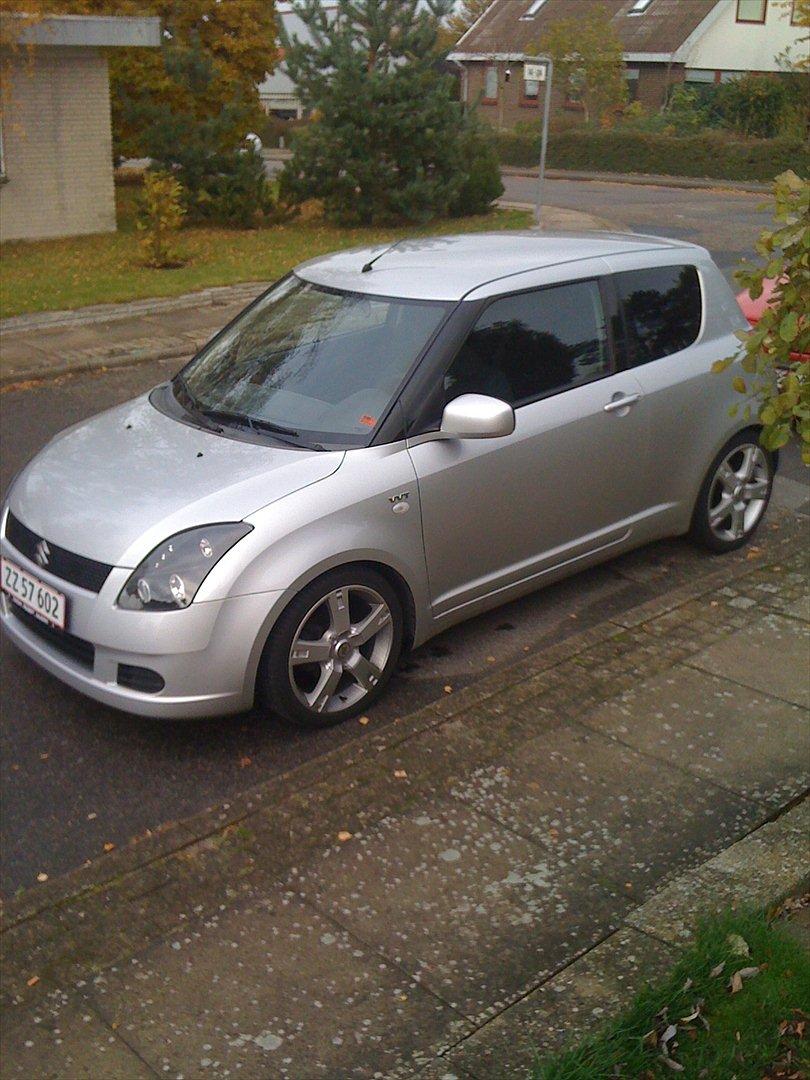 Suzuki Swift GL VVT billede 7