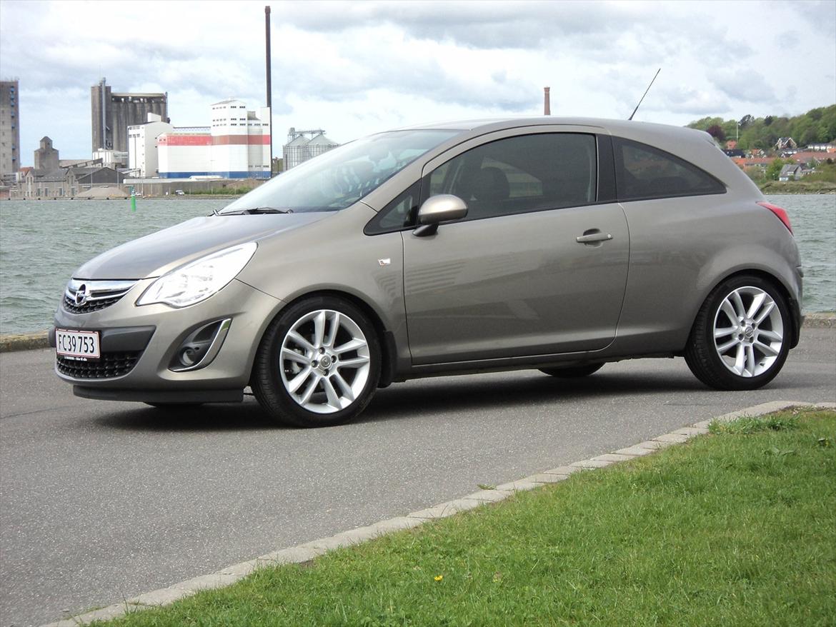 Opel Corsa D 1,4i 16V Cosmo Limited billede 12