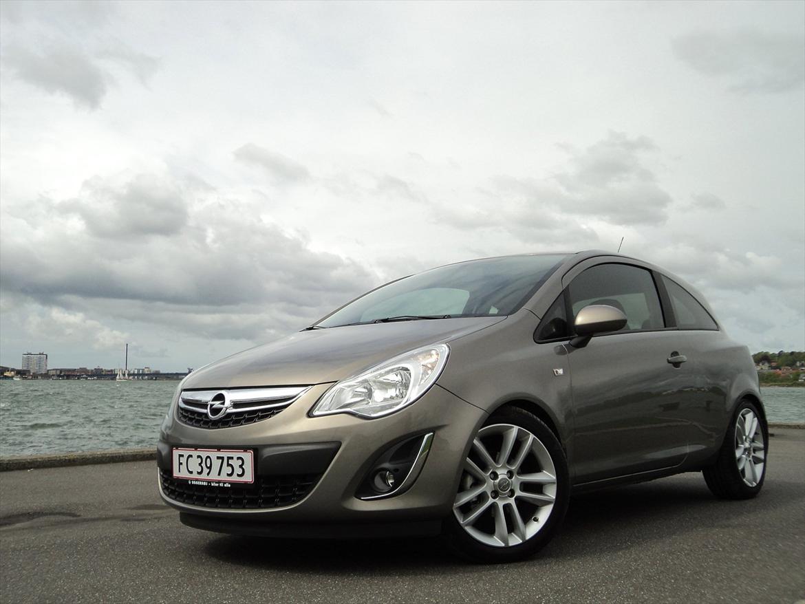 Opel Corsa D 1,4i 16V Cosmo Limited billede 6