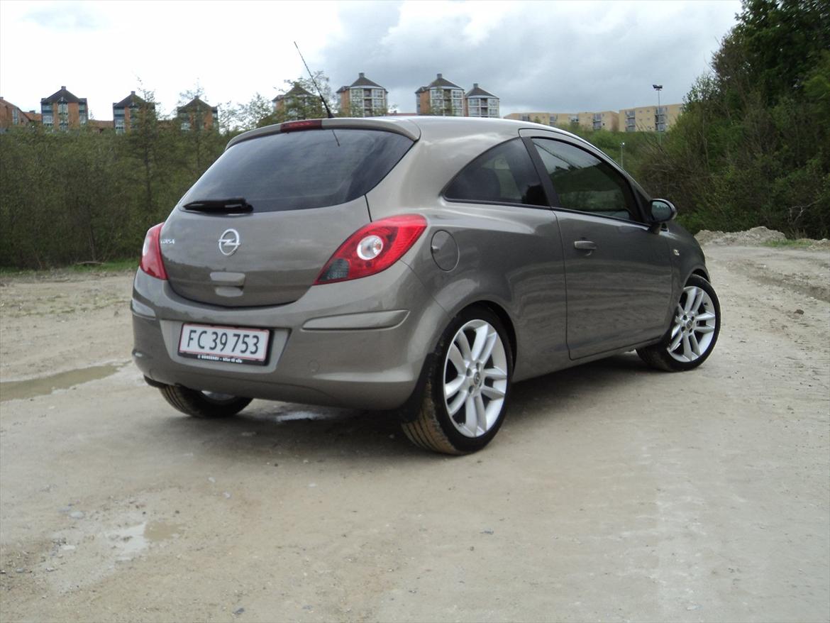 Opel Corsa D 1,4i 16V Cosmo Limited billede 15