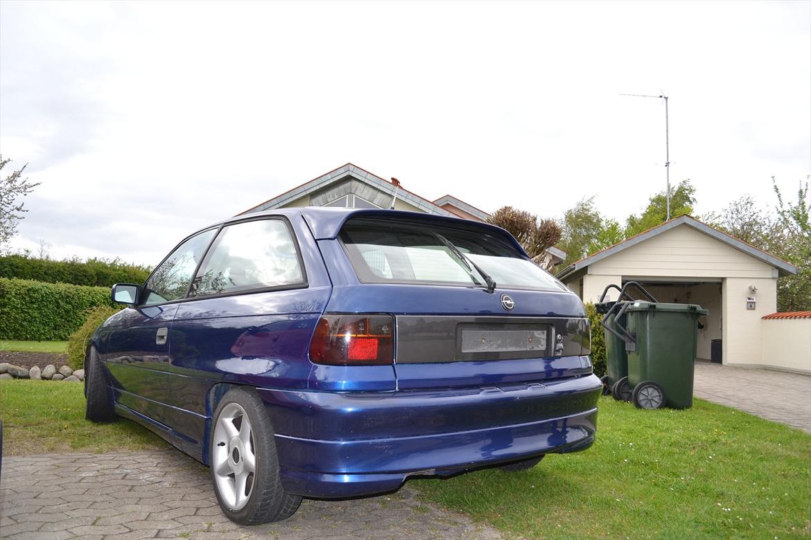 Opel astra gsi 8v billede 2