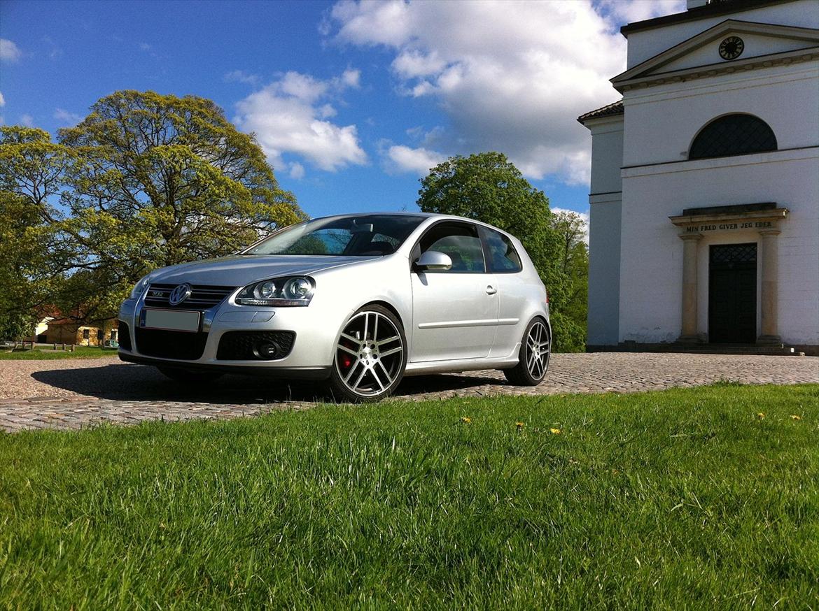 VW Golf 5 R-line billede 1