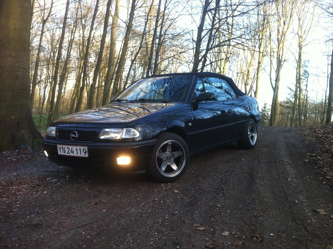 Opel Astra F Cabriolet Bertone billede 1