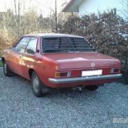 Opel Rekord D sedan
