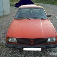 Opel ascona b "SOLGT"