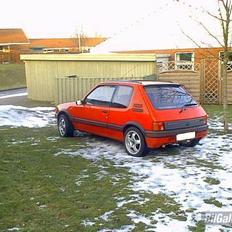 Peugeot 205 1,6 GTi