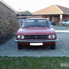 Opel Rekord D sedan