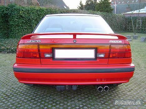 Mazda 626 GD Coupe - Gammelt design, men det holder stadig... billede 4