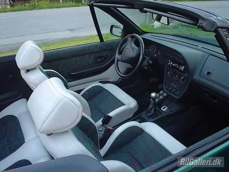Peugeot 306 cab - Slik ser interiøret ut originalt. billede 2