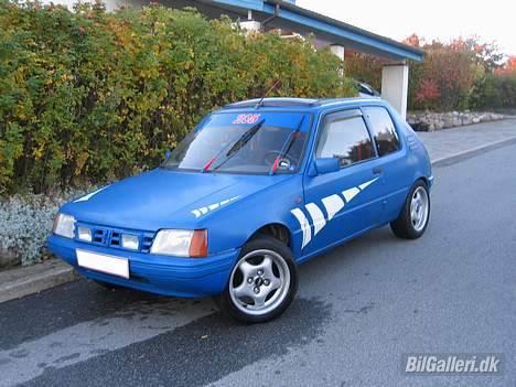 Peugeot 205 billede 1