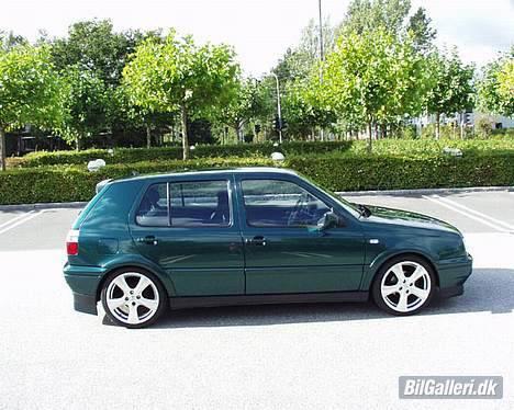 VW Golf 3 [Solgt] - Man kan lige fornemme perlmor effekten, men der var ikke penge nok til at give den mere end ½ liter desværre billede 3