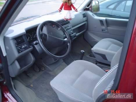 VW Caravelle 2.5 TDI Comf. billede 2