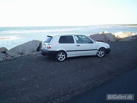 VW Golf 3  "Solgt"  - Lækker vogn, hwa?! billede 2