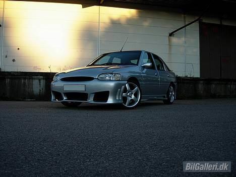 Ford Escort 1,8 16v  billede 2