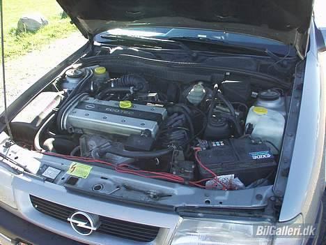 Opel Vectra A CDX billede 4