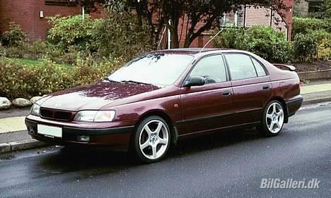 Toyota Carina E "SOLGT" billede 2