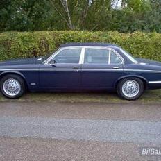 Jaguar Daimler Double Six V12