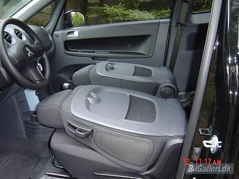 Mitsubishi Colt CZ3 - Så er forsæderne klappet ned til en gang frokost... billede 9