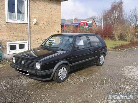 VW Golf II  Solgt - golfen fra siden billede 3
