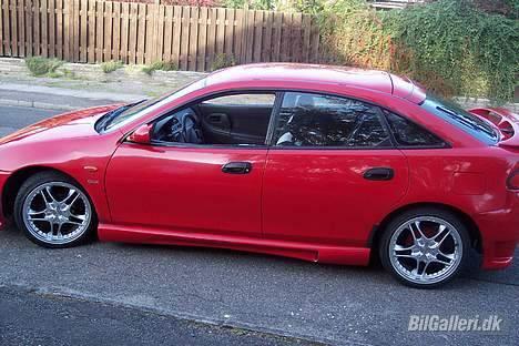 Mazda 323F *Solgt* billede 5