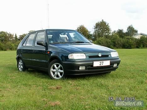 Skoda Felicia "total skadet" billede 1