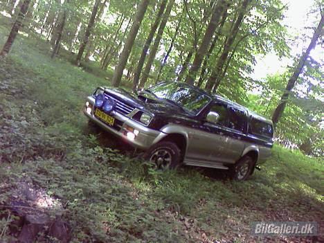 Mitsubishi L200 STRADA Solgt - I skoven :) billede 1