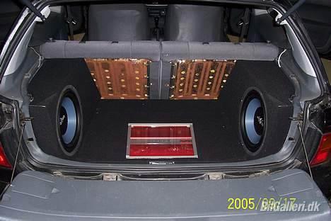 Honda Civic - Så blev det hele beklædt, og de sidste detajler kom på.. Mangler bare noget betræk op af bagsæder, så er det perfekt.. billede 8