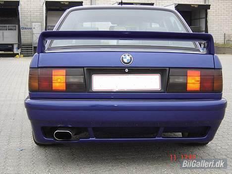 BMW 320i - med den store spoiler... billede 2