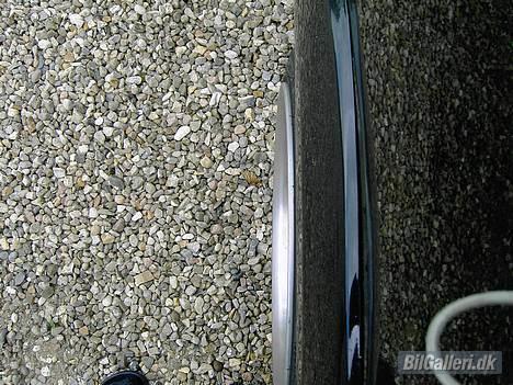 Peugeot 106 GTI // Solgt - Nice når man kan se fælgkanten fordi dækket er stukket saa meget =) billede 5