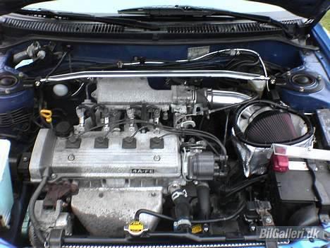 Toyota Corolla :D - Motorrums lir :p billede 5