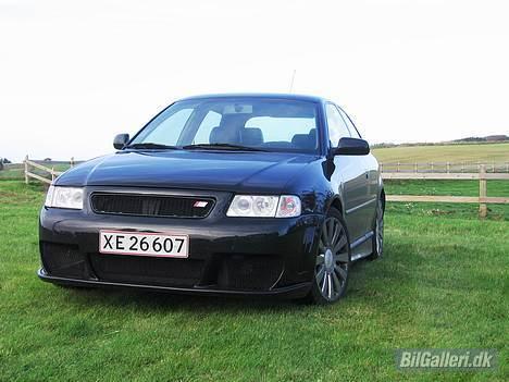 {{currentPhoto.altText}} billede {{currentPhoto.number}}