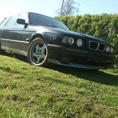 BMW e34 touring v8