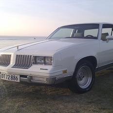 Oldsmobile Cutlass Suprime Calais 350 V8 