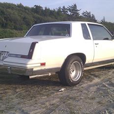 Oldsmobile Cutlass Suprime Calais 350 V8 