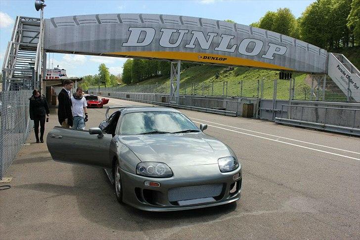 Toyota Supra MKIV N/A Facelift *Silver* - Der bliver sku varmt inde i sådan en kabine. :D billede 13