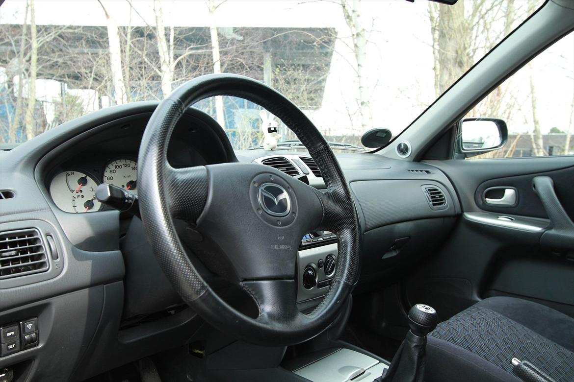 Mazda 323f Sportive SOLGT billede 7