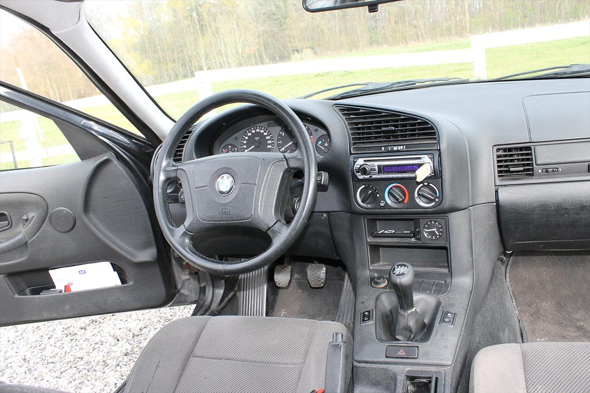 BMW e36 316i (SOLGT) billede 19