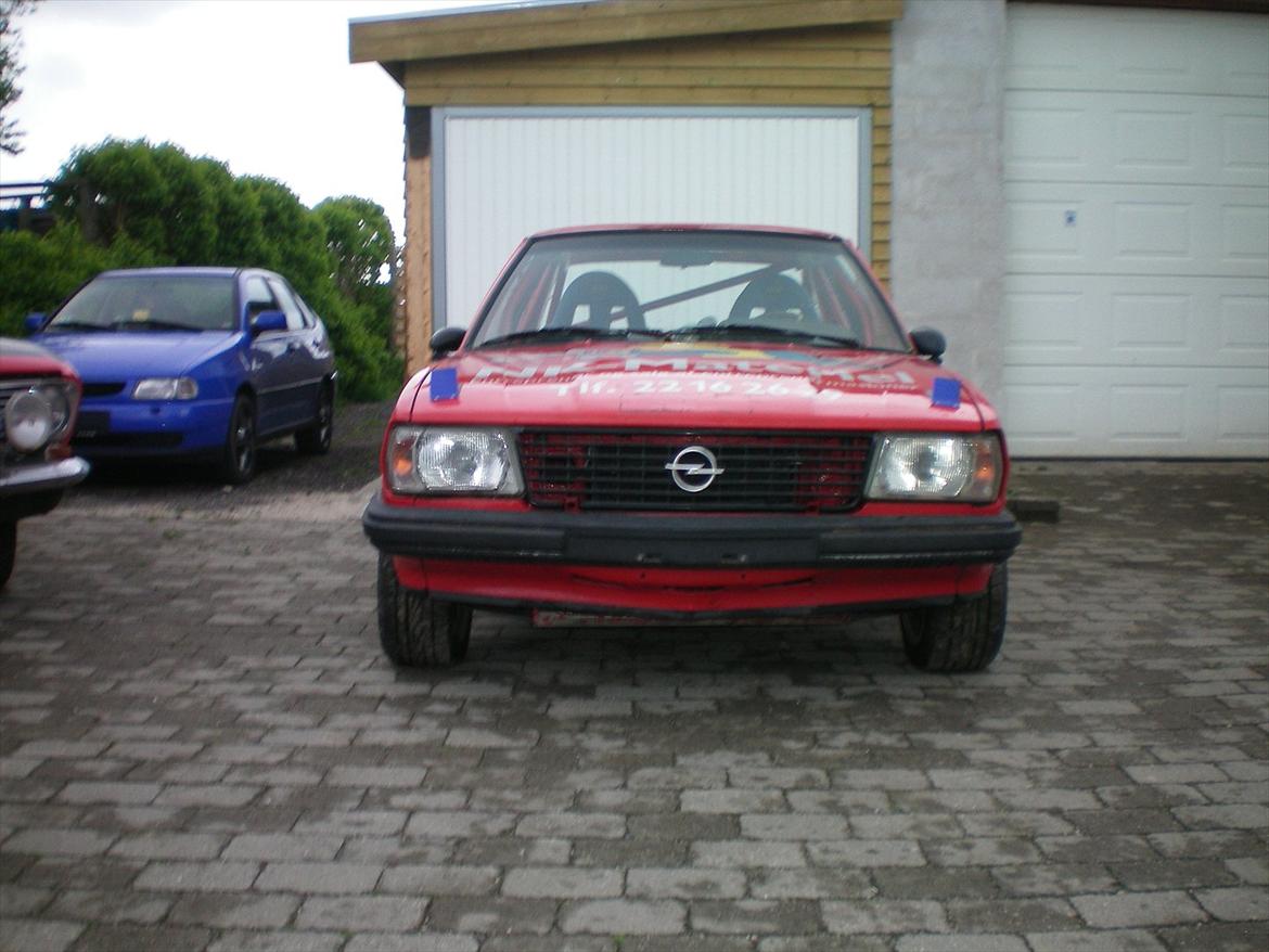 Opel ascona b rallybil billede 9