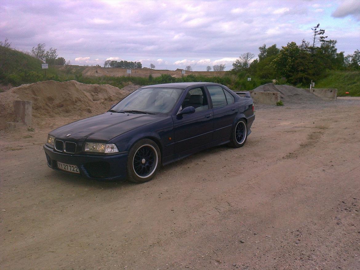 BMW 320 i byt tet billede 2