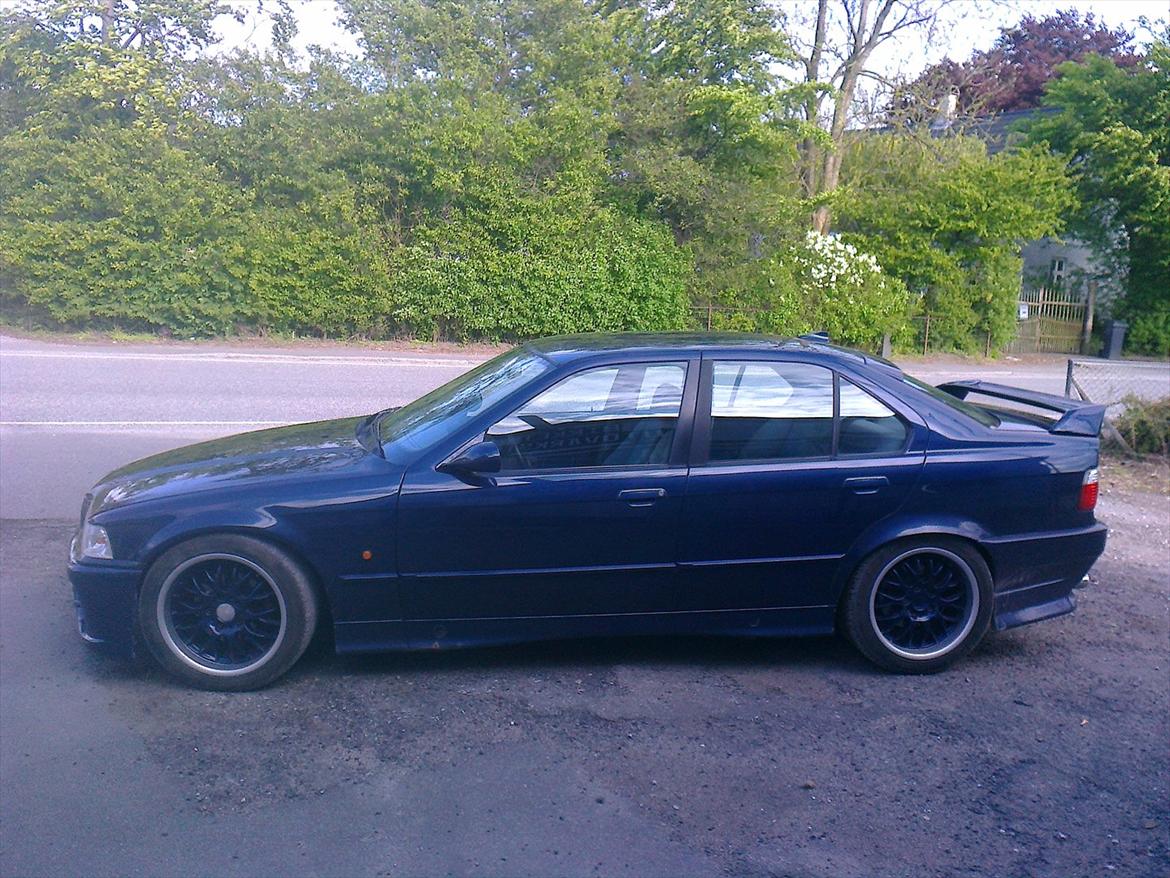 BMW 320 i byt tet billede 8