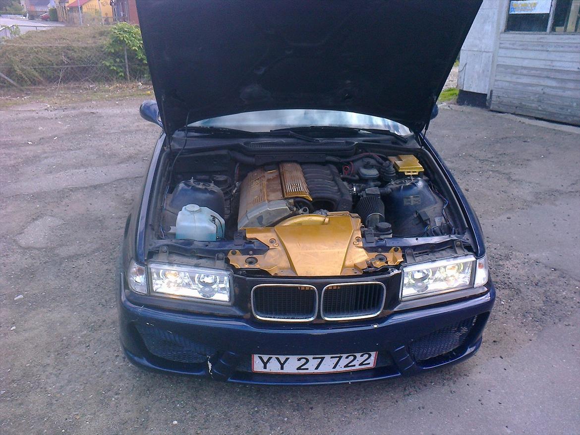 BMW 320 i byt tet billede 14