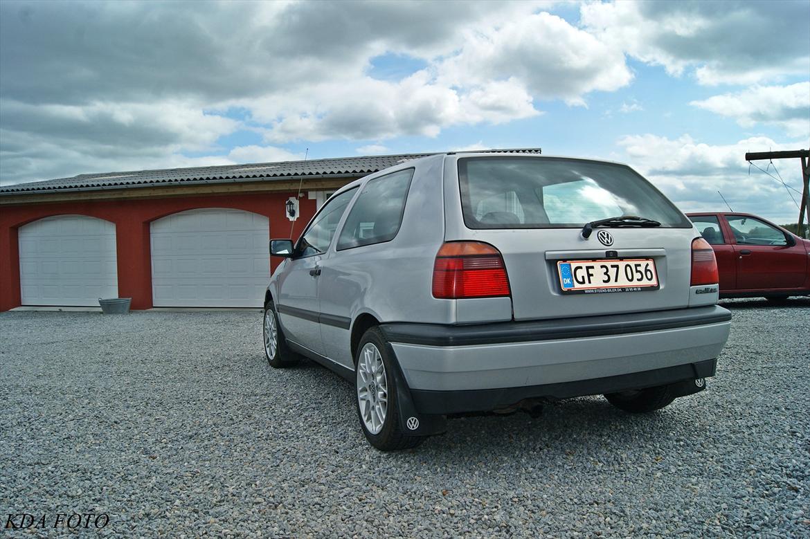 VW Golf III - Hjemme i gården. billede 11