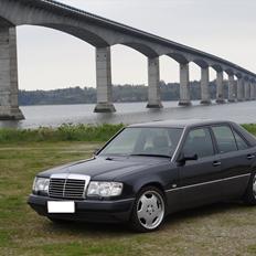 Mercedes Benz W124 300E-24 JAPAN