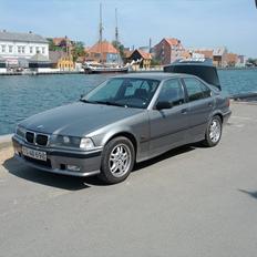 BMW e36 320i 